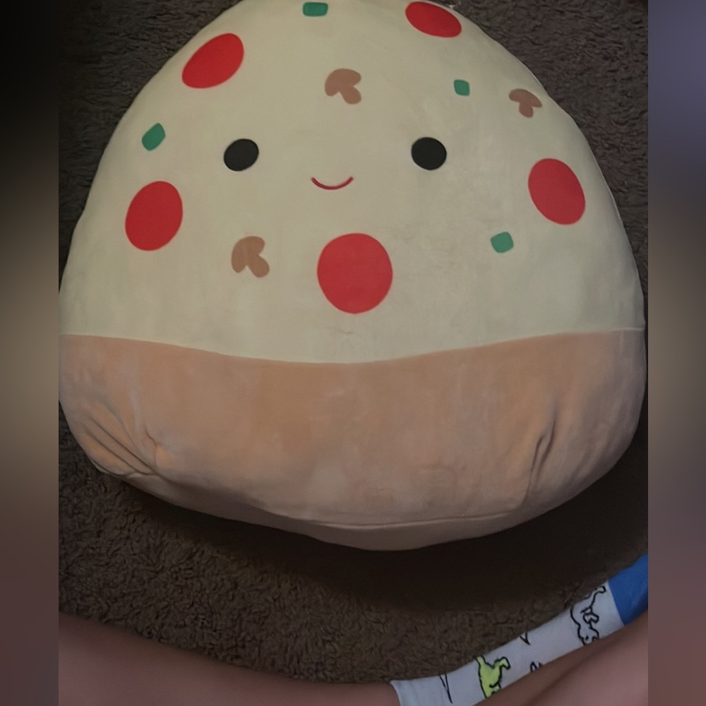 Pizza squish marshmallow almost brand new without tags
